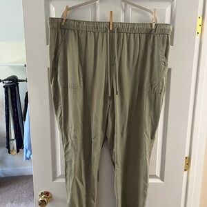 Jones New York Olive Green Drawstring Jogger Pants